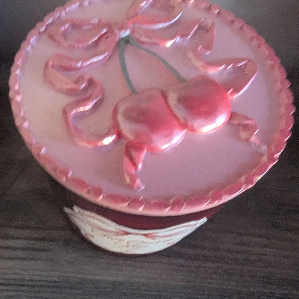 DW Home Soft Cherry Kiss Red Candle